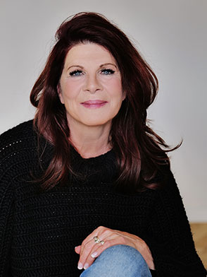 Claudia Wenzel